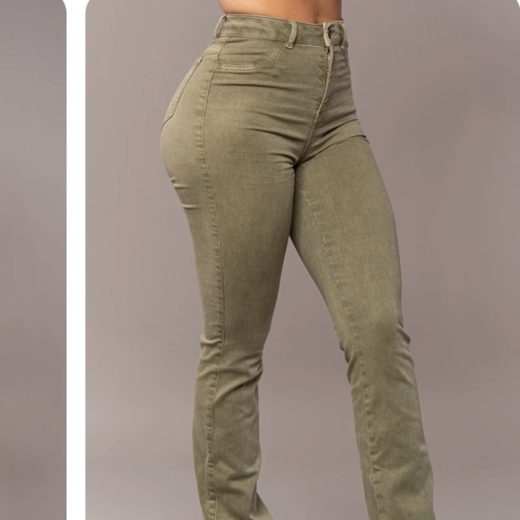 Fitjeans - Pastel Flared khaki (Like New) - Picture 3 of 11